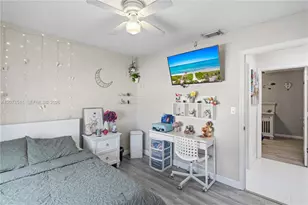 7456 W 34th Ln, Hialeah, FL 33018 - Photo 13