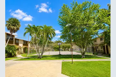 10850 W Flagler St #D314, Sweetwater, FL 33174 - Photo 9