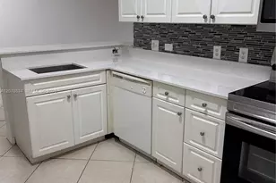9640 NW 2nd St, Pembroke Pines, FL 33024 - Photo 9