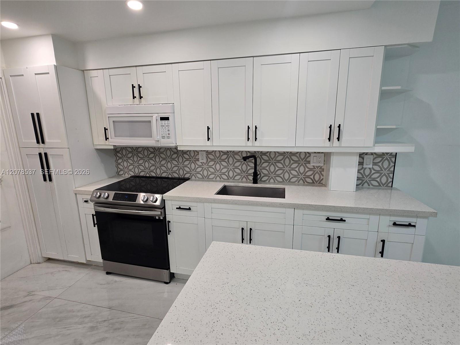 1550 NE 191st St #105-B - 1550 NE 191st St #105-B, Miami, FL 33179 Luxury Property | Jose Angel Pina
