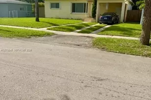 270 NE 169th St, North Miami Beach, FL 33162 - Photo 1