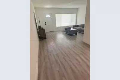 270 NE 169th St, North Miami Beach, FL 33162 - Photo 9