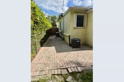 270 NE 169th St, North Miami Beach, FL 33162 - Photo 5