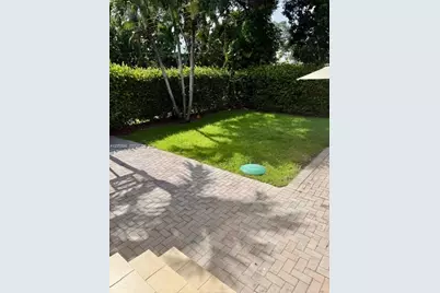 270 NE 169th St, North Miami Beach, FL 33162 - Photo 29