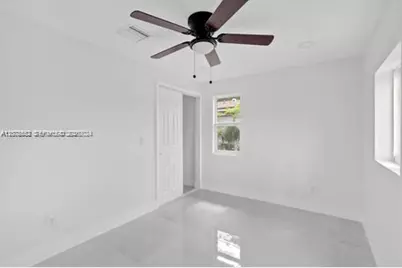 655 SW 5th St, Homestead, FL 33030 - Photo 9