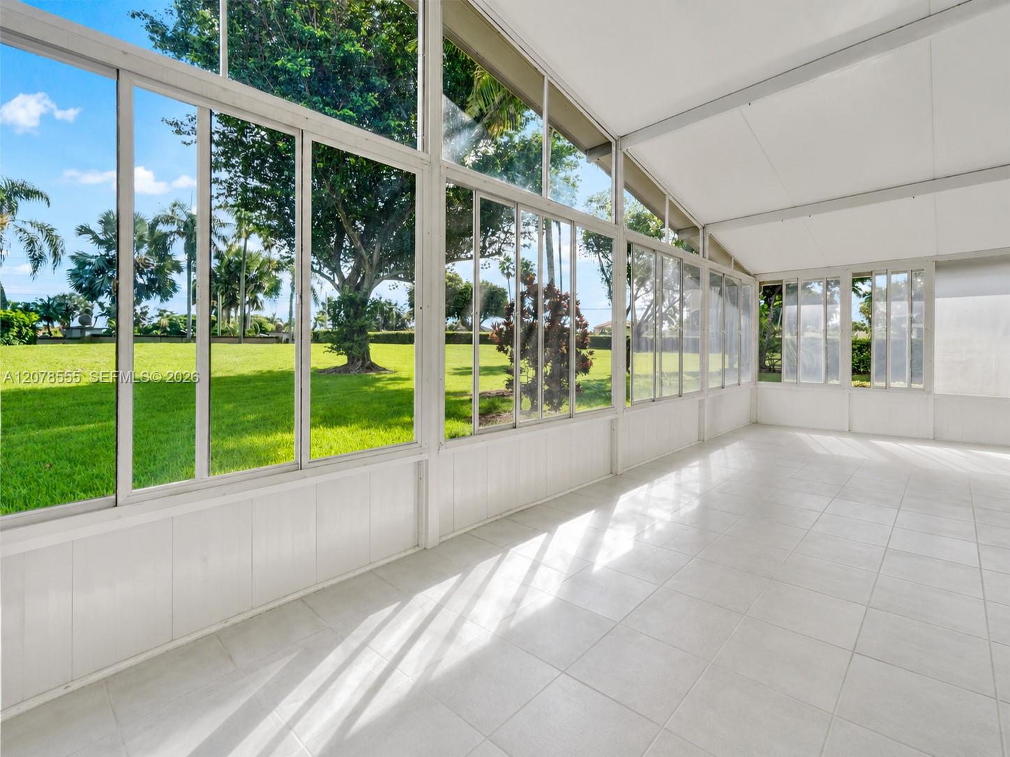 527 SE 27th Dr - 527 SE 27th Dr, Homestead, FL 33033 Luxury Property | Jose Angel Pina