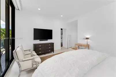 3581 E Glencoe Street #202, Miami, FL 33133 - Photo 11