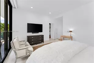 3581 E Glencoe St, Miami, FL 33133 - Photo 11