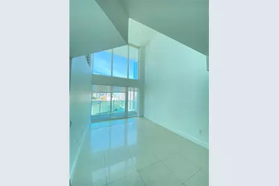 41 SE 5th St #1109, Miami, FL 33131 - Photo 3