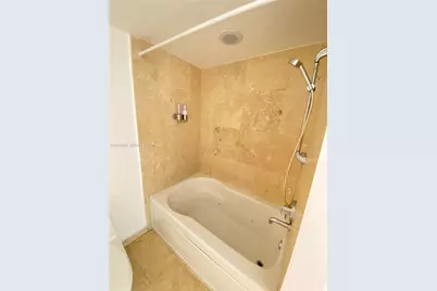 41 SE 5th St #1109, Miami, FL 33131 - Photo 15