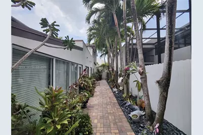 1823 S Bayshore Ln, Miami, FL 33133 - Photo 63