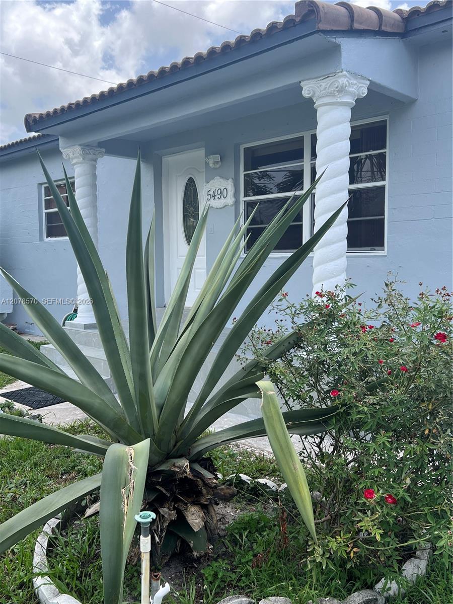 5490 W 2nd Ave - 5490 W 2nd Ave, Hialeah, FL 33012 Luxury Property | Jose Angel Pina