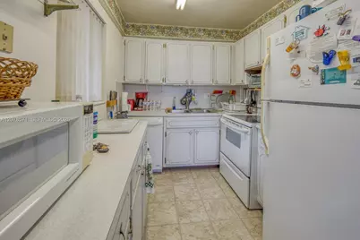 2440 W Lake Osborne Dr #210, Lake Worth, FL 33461 - Photo 9