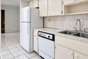 9280 Fontainebleau Blvd, Miami, FL 33172 - Photo 5