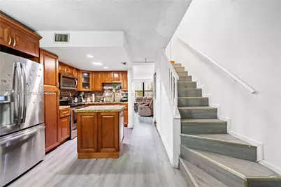 2093 W 54th Ter #38, Hialeah, FL 33016 - Photo 9