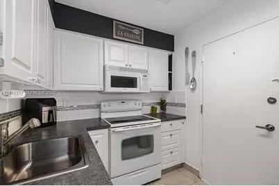 17800 Atlantic Blvd #203, Sunny Isles Beach, FL 33160 - Photo 3