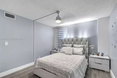 1825 W 44th Pl #401, Hialeah, FL 33012 - Photo 15