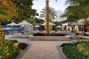 1000 W Island Blvd, Aventura, FL 33160 - Photo 45