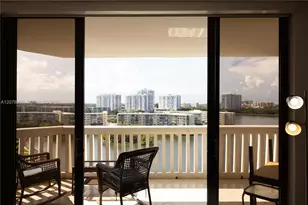 1000 W Island Blvd, Aventura, FL 33160 - Photo 7