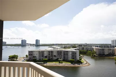 1000 W Island Blvd #1010, Aventura, FL 33160 - Photo 9