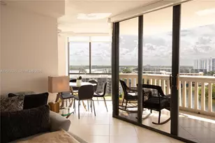 1000 W Island Blvd, Aventura, FL 33160 - Photo 3