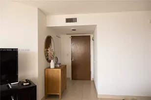 1000 W Island Blvd, Aventura, FL 33160 - Photo 5