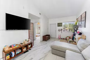 2140 NW 78th Ave, Pembroke Pines, FL 33024 - Photo 9