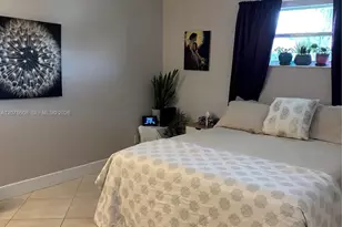 1100 NE 1st Ct, Hallandale Beach, FL 33009 - Photo 9