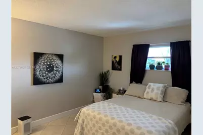 1100 NE 1st Ct #102, Hallandale Beach, FL 33009 - Photo 7