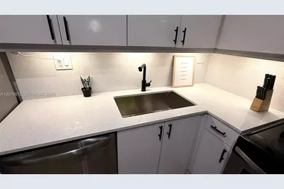 251 174th St #608, Sunny Isles Beach, FL 33160 - Photo 3