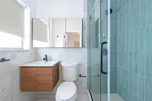 557 Meridian Ave, Miami Beach, FL 33139 - Photo 11