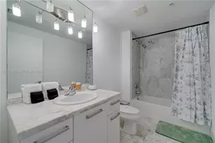 253 NE 2nd St, Miami, FL 33132 - Photo 15