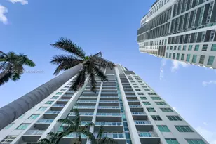 253 NE 2nd St, Miami, FL 33132 - Photo 25