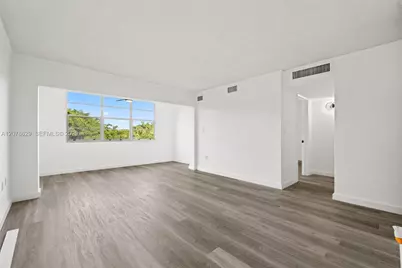1800 SW 25th St #2305, Miami, FL 33133 - Photo 5