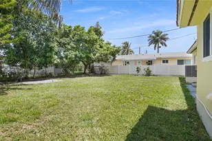 903 NE 2nd St, Hallandale Beach, FL 33009 - Photo 31