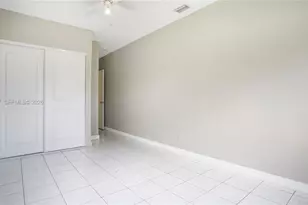 903 NE 2nd St, Hallandale Beach, FL 33009 - Photo 13