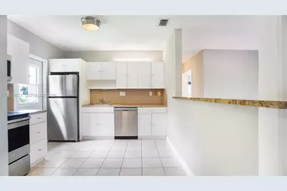 903 NE 2nd St, Hallandale Beach, FL 33009 - Photo 7