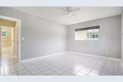 903 NE 2nd St, Hallandale Beach, FL 33009 - Photo 19