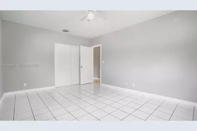 903 NE 2nd St, Hallandale Beach, FL 33009 - Photo 21