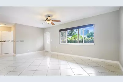 903 NE 2nd St, Hallandale Beach, FL 33009 - Photo 27
