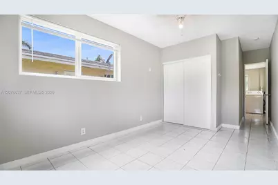 903 NE 2nd St, Hallandale Beach, FL 33009 - Photo 11