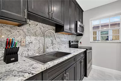 40 NW 68th St, Miami, FL 33150 - Photo 11