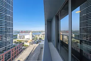 121 NE 5th St, Miami, FL 33132 - Photo 21