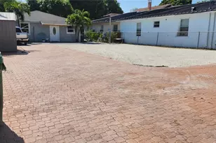 150 NW 17th Ct, Miami, FL 33125 - Photo 15