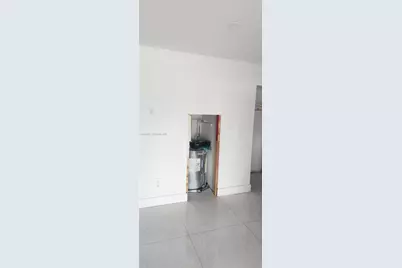 150 NW 17th Ct, Miami, FL 33125 - Photo 9