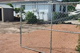 150 NW 17th Ct, Miami, FL 33125 - Photo 17