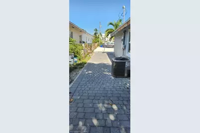 150 NW 17th Ct, Miami, FL 33125 - Photo 19