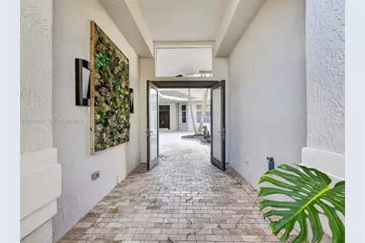 1371 Victoria Isle Dr, Weston, FL 33327 - Photo 5