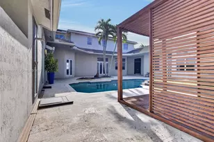 1371 Victoria Isle Dr, Weston, FL 33327 - Photo 9