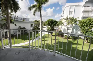 486 NW 165th St Rd, Miami, FL 33169 - Photo 7